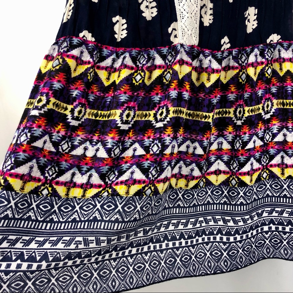 ✅ SOLD! Miami Patterned Crochet Hemmed Flowy Tank Top - Size Small - Picture 4 of 8
